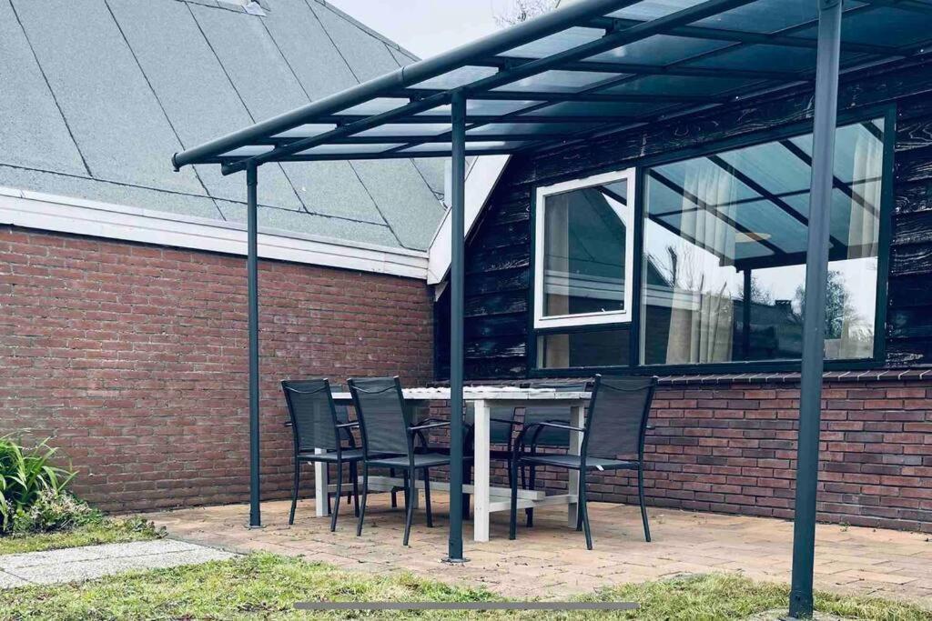 Leuke Bungalow In Noord-Holland Opmeer Exterior photo